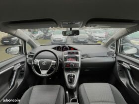 Toyota Verso 1.6 D-4D 112ch Dynamic 7 places – CHAÎNE NEUVE, Caméra – Écran, Attelage, Entretien à jour