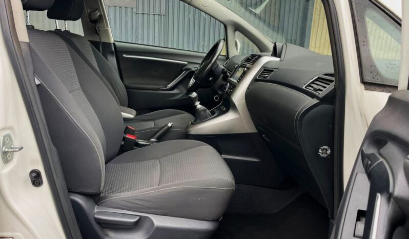 
								Toyota Verso 1.6 D-4D 112ch Dynamic 7 places – CHAÎNE NEUVE, Caméra – Écran, Attelage, Entretien à jour full									