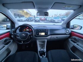 🚗Volkswagen up High up 1.0 Essence 75 ch 5 portes – Caméra de recul – Distribution neuve – Entretien complet – Économique